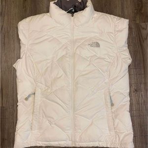 The North Face 550 White Puffer Women’s Jacket size L